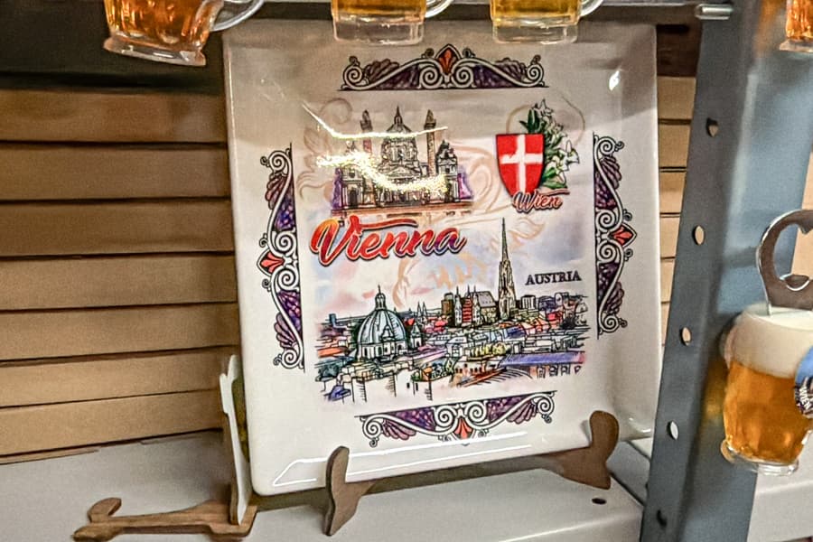 42 Souvenir Teller